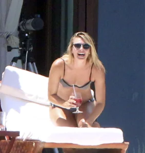 Bikini Photos Hot Sexy Maria Sharapova Flaunts Her Athletic Figure