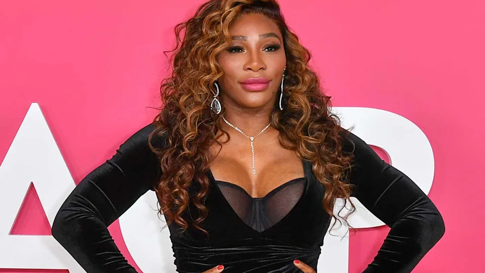 Serena Williams Showcases Amazing Figure And Toned Legs In High Slit Gown My Blog 3673