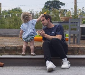 Fantastic Video: Andy Murray at home with his children in his Surrey ...