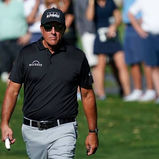 Golf Icon Phil Mickelson Stuns Critics – My Blog